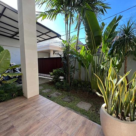 Villa Makmur Kerobokan Екстериор снимка
