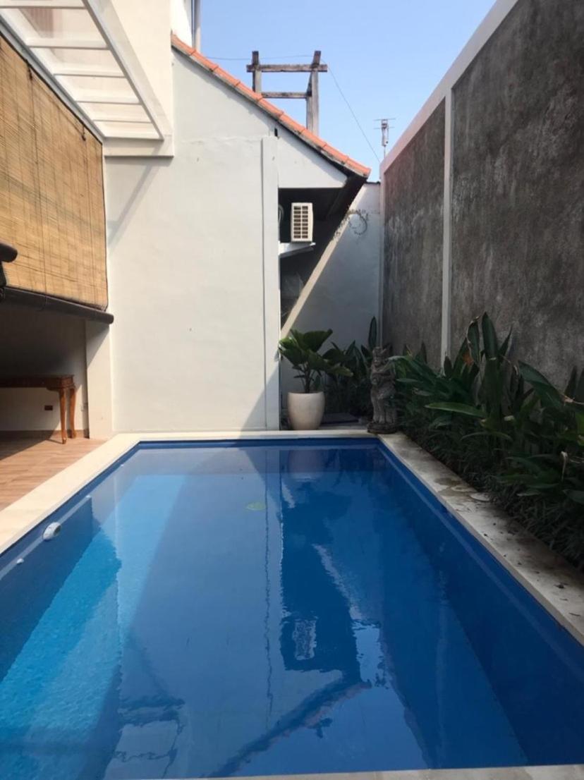 Villa Makmur Kerobokan Екстериор снимка